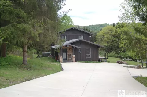 6434 Plum Creek Rd, Mansfield, NY 14731
