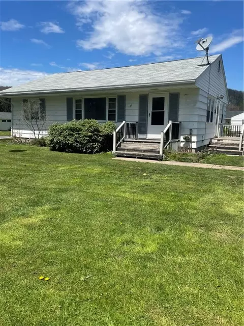129 Hills St, Wellsville, NY 14895