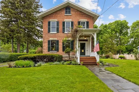 90 Gorham St, Canandaigua, NY 14424