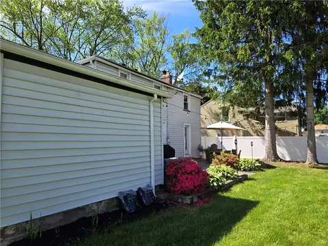 104 Tottenham Rd, Irondequoit, NY 14609 photo 48