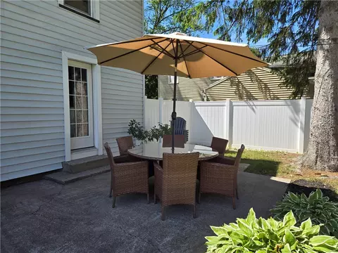 104 Tottenham Rd, Irondequoit, NY 14609 photo 46