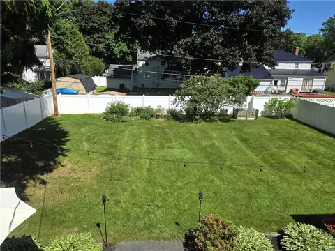 104 Tottenham Rd, Irondequoit, NY 14609 photo 42