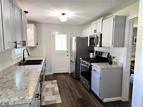 104 Tottenham Rd, Irondequoit, NY 14609 photo 8