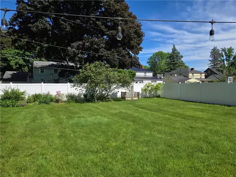 104 Tottenham Rd, Irondequoit, NY 14609 photo 45