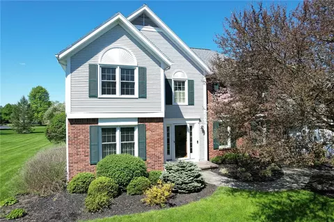 3 Cardogan Sq, Rochester, NY 14625