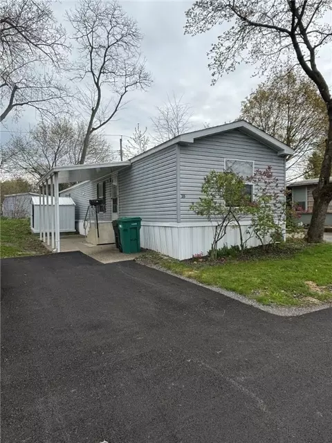 18 Ewald Dr, Rochester, NY 14625