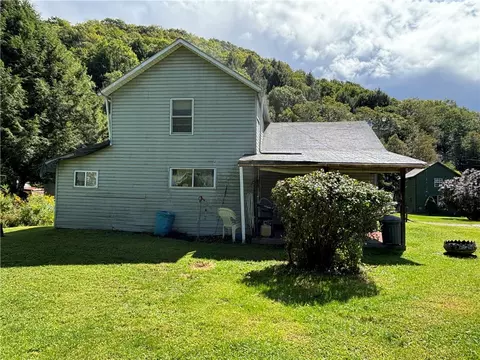 178 El Day Dr, Lafayette, PA 16740