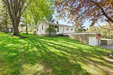 417 Old Pre-emption Rd, Lyons, NY 14489 photo 3
