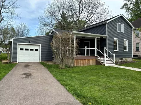 41 N Clinton St, Albion, NY 14411