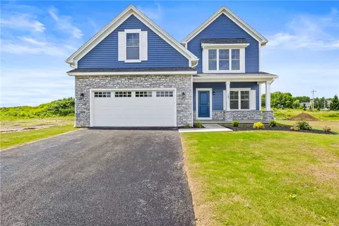 79 Chatwood Ln, Henrietta, NY 14467