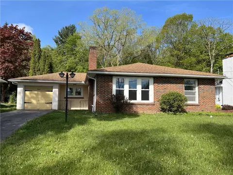 15 Cardinal Dr, Chili, NY 14624