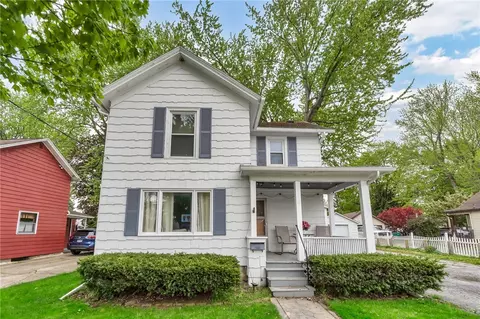 18 Erie St, Le Roy, NY 14482
