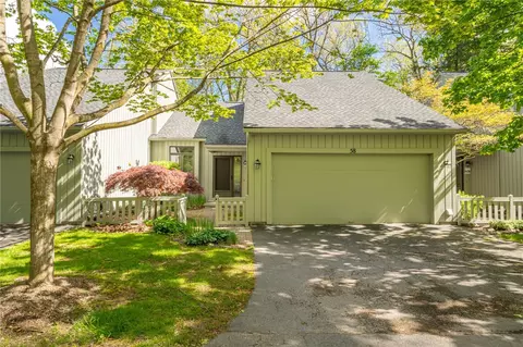 58 Winding Creek Ln, Rochester, NY 14625