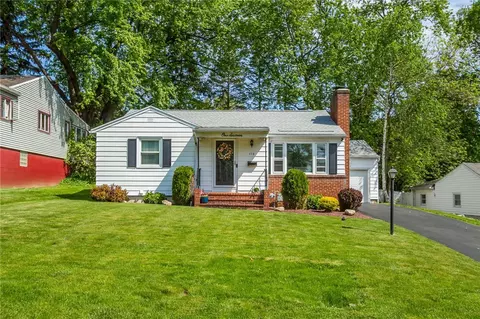 116 Silverdale Dr, Irondequoit, NY 14609