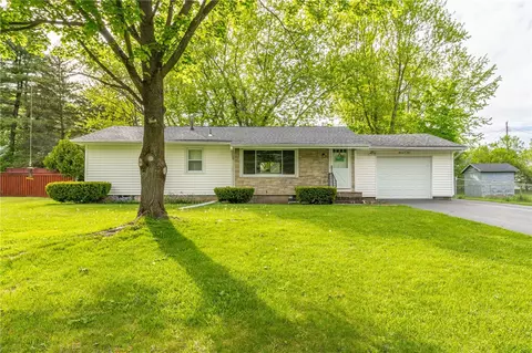 1109 Farnsworth Rd S, Rochester, NY 14623