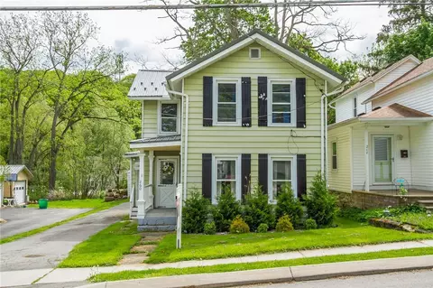 260 Fayette St, Palmyra, NY 14522