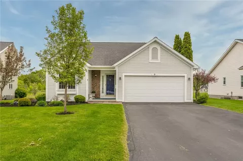 9 Snapdragon Cir, Chili, NY 14514