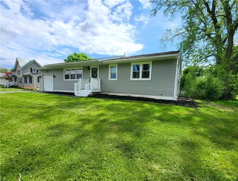 679 Bailey Rd, Rochester, NY 14623