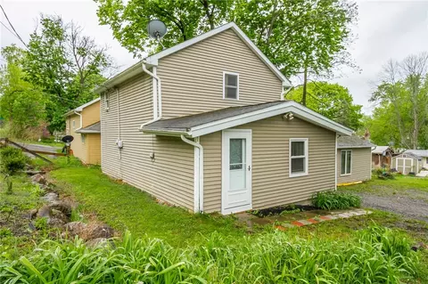8471 Rugby St, Richmond, NY 14471