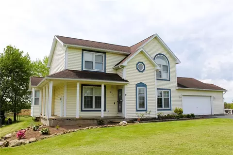 611 Chambers St, Ogden, NY 14559