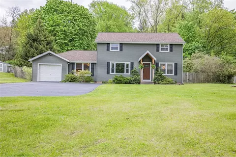 290 Kreag Rd, Perinton, NY 14534