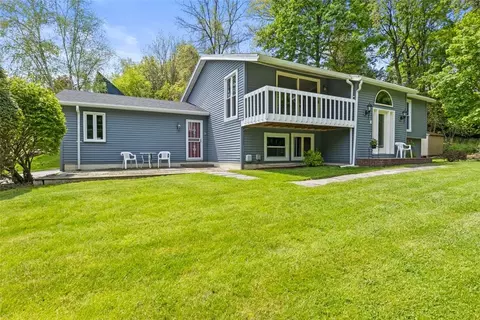5 Marco Ln, Irondequoit, NY 14622 photo 2