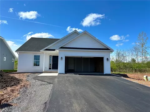 17 Meadow Ln, Sweden, NY 14420
