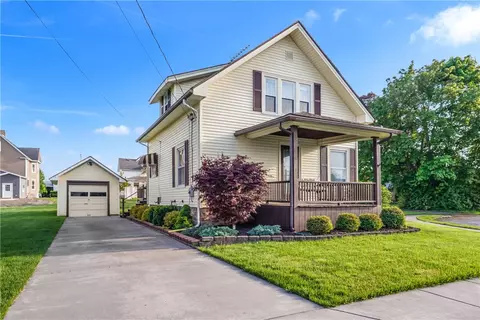 2 Freeman Ave, Royalton, NY 14105