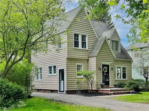 71 Superior Rd, Rochester, NY 14625