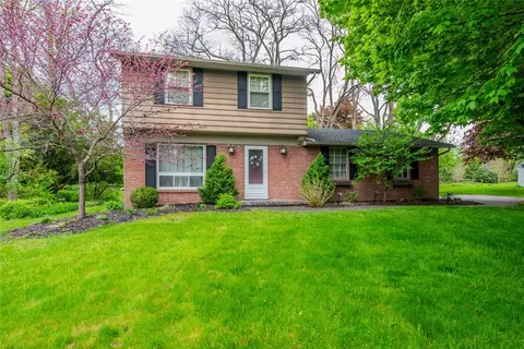 36 Brooktree Dr, Perinton, NY 14526