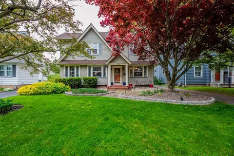 122 Elmcroft Rd, Rochester, NY 14609