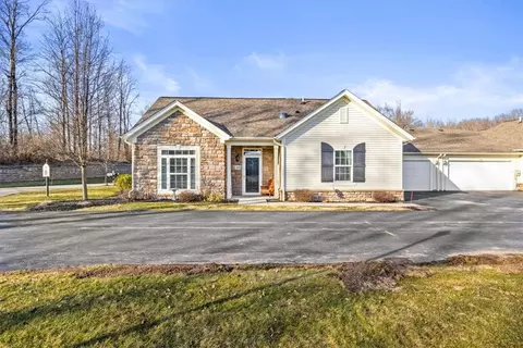 320 Maryview Dr, Webster, NY 14580