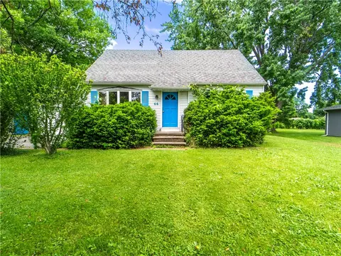 66 Terrel Dr, Webster, NY 14580