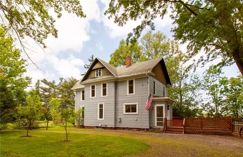 6248 Lakeside Rd, Ontario, NY 14519