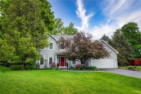 3192 Valley Dr, Walworth, NY 14568