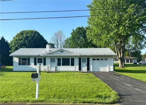 52 Rowlee Ave, Fulton, NY 13069