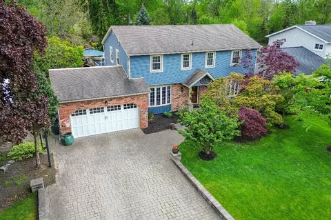 610 Cottonwood Dr, Amherst, NY 14221