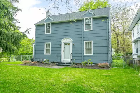 6 Abington Rd, Irondequoit, NY 14622