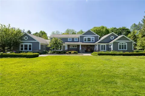 36 Whitestone Ln, Rochester, NY 14618