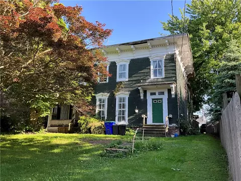 114 W Park St, Albion, NY 14411