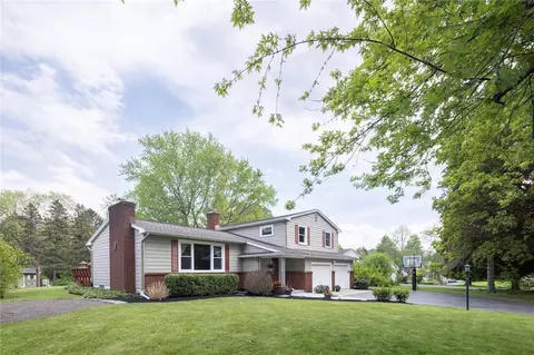 30 Alberta Dr, Penfield, NY 14526