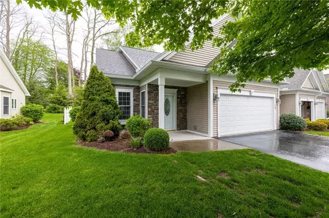 71 Waterworks Dr, East Rochester, NY 14445
