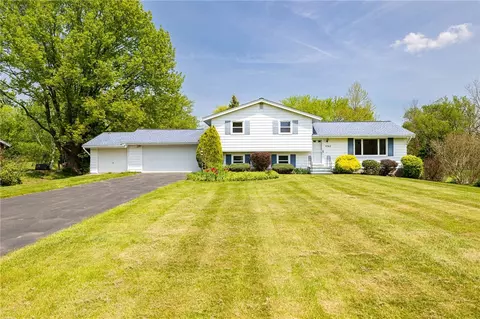 4362 Canal Rd, Ogden, NY 14559