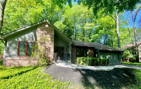 107 Tuliptree Ln, Irondequoit, NY 14617