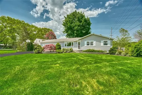 1161 Hatch Rd, Webster, NY 14580