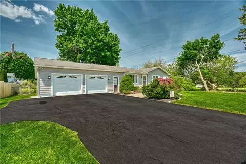 1161 Hatch Rd, Webster, NY 14580 photo 2