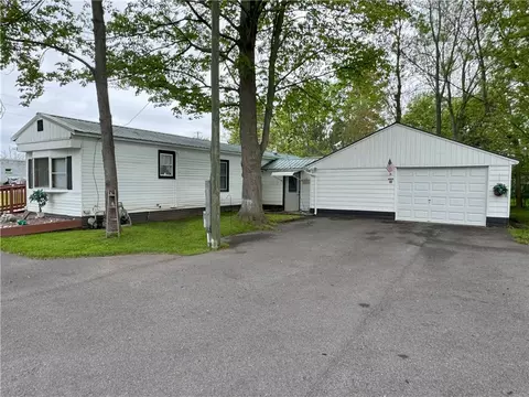 2970 Seeley Rd, Waterloo, NY 13165