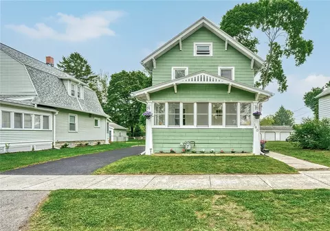 160 Winchester St, Rochester, NY 14615