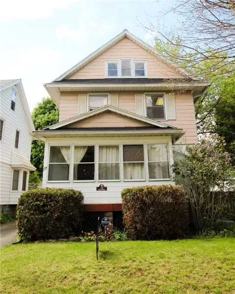 135 Kansas St, Rochester, NY 14609