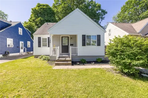 185 Desmond Rd, Greece, NY 14616